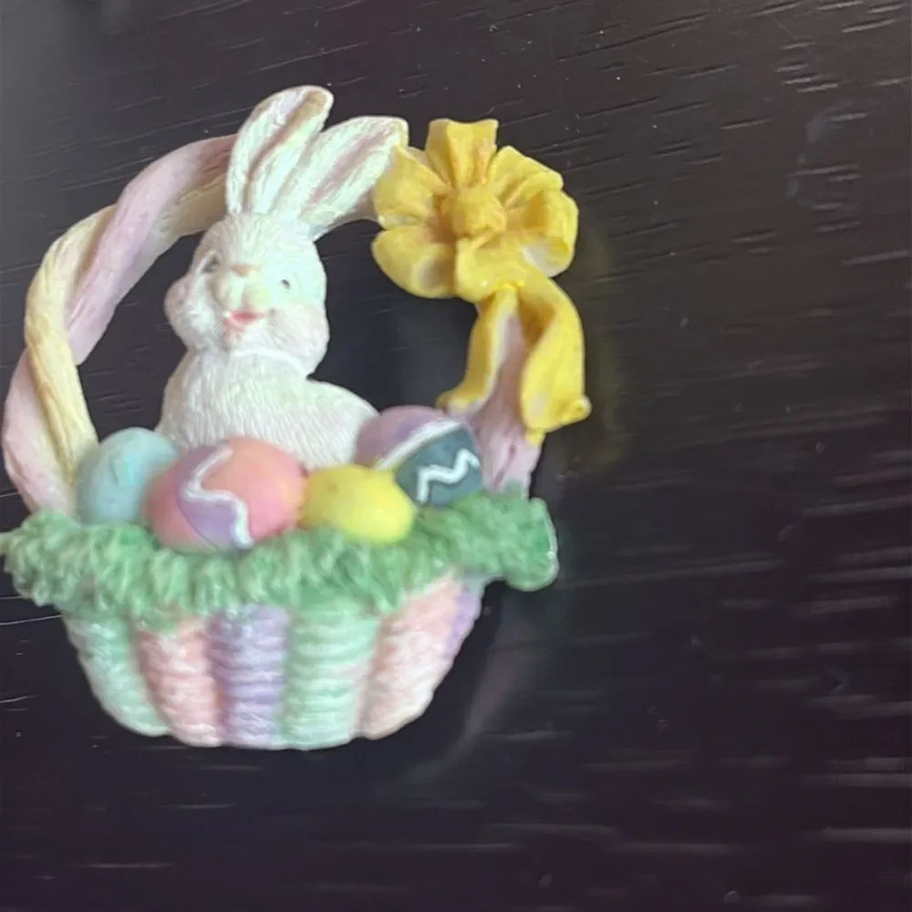 Vintage Easter Pin Brooch Bunny Basket